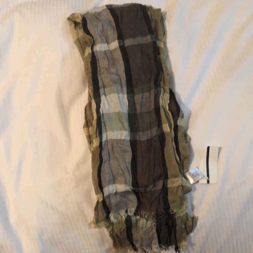New scarf! Light weight & perfect accessory